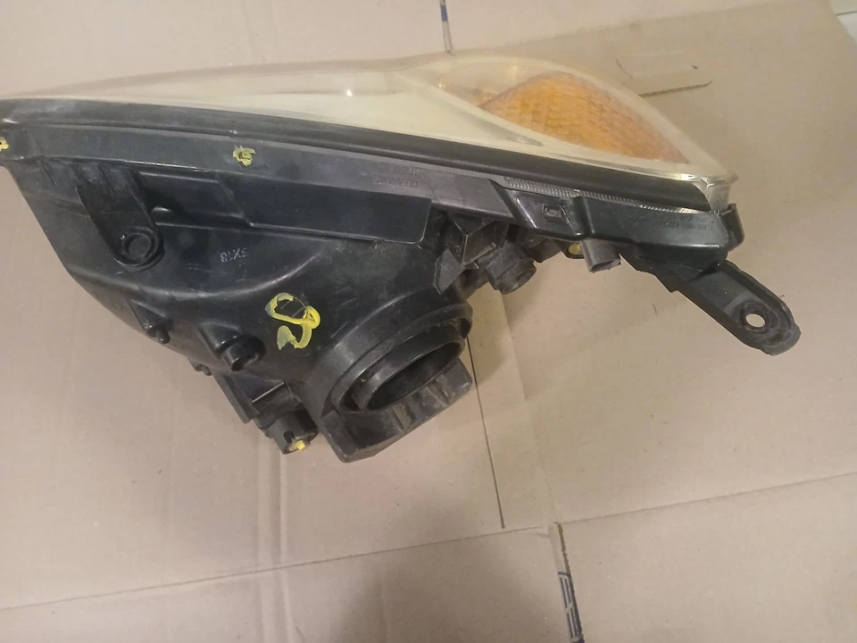 Toyota RAV4 2001-2005 CONJUNTO DE LENTES DE FAROS DERECHO OEM USADO Foto 2 de 4