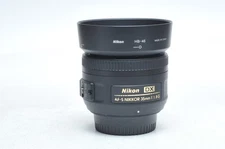 Nikon AF-S DX NIKKOR 35mm f/1.8G Lens With Nikon HB46 Hood