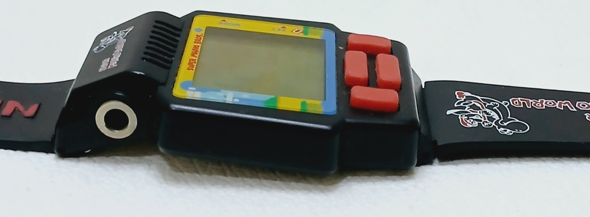 VINTAGE Nintendo Super Mario World game watch 1991 - Not working