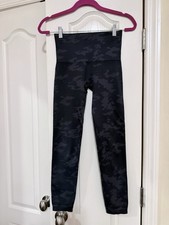Spanx Look At Me Now Dark Gray Camo Sculpting Leggings Size Medium