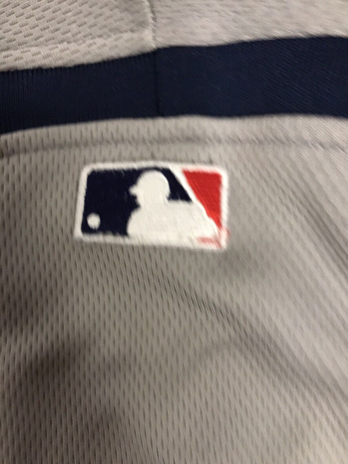 Vintage Majestic Embroidered NY Yankees Long Sleeve Baseball Shirt MLB  Men’s L