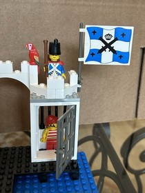 Lego 6267 Pirates / Imperial Soldiers Lagoon Lock-Up w/Manual - 99.9% Complete