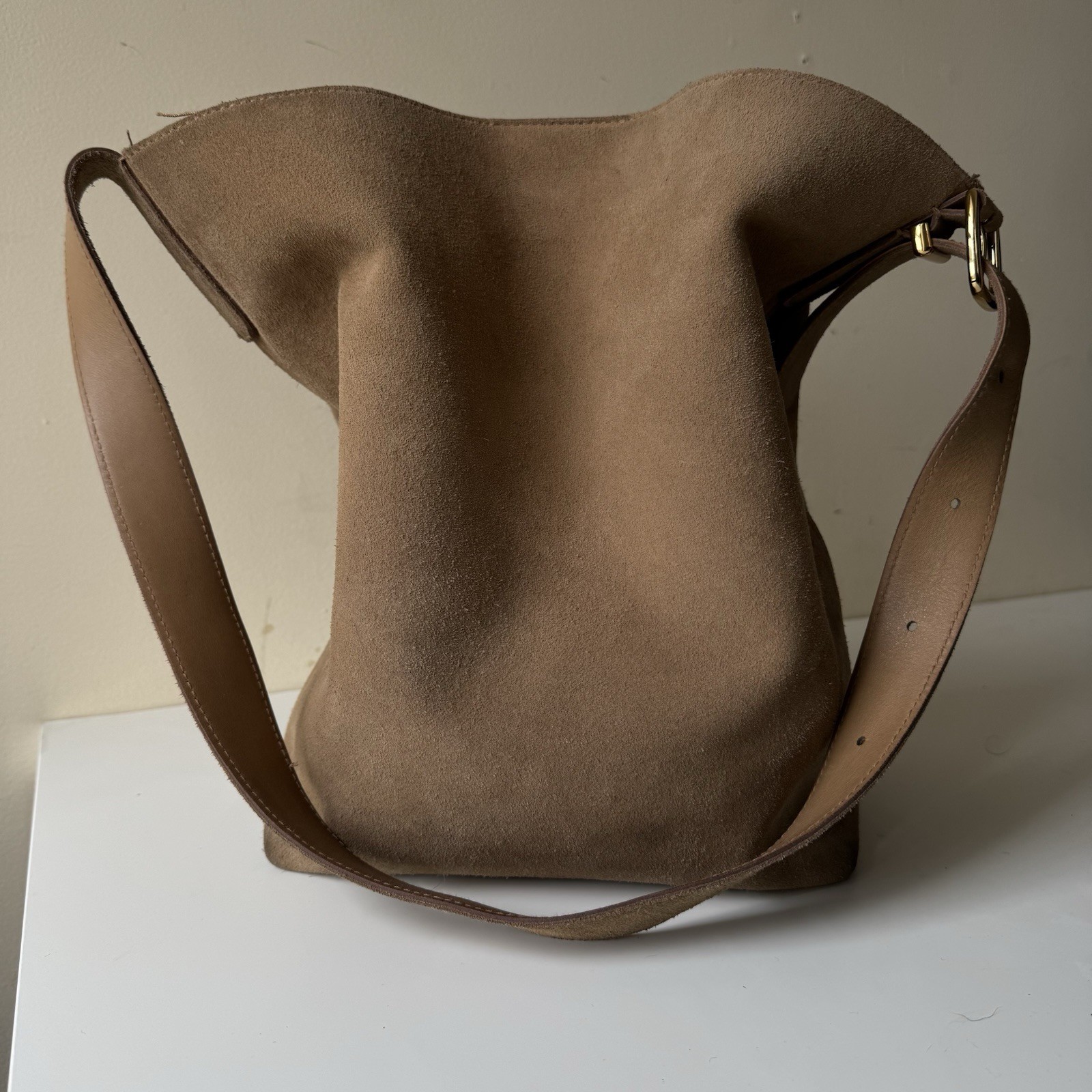 Madewell Essential Suede Bucket Tote Bag Tawny Khaki 10.5" W x 13.5" H x 6" D thumbnail 5