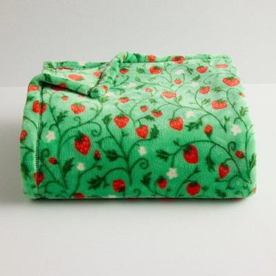 Strawberries on Green Soft Plush Throw Blanket 5' x 6  -The Big One -New