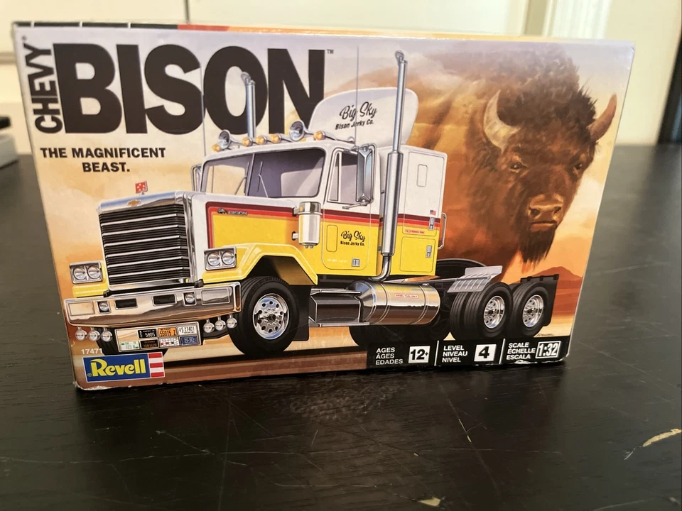 Kit de modelo Revell nível 4 1978 Chevrolet Bison caminhão trator escala 1/32 17471 - Imagem 4 de 4