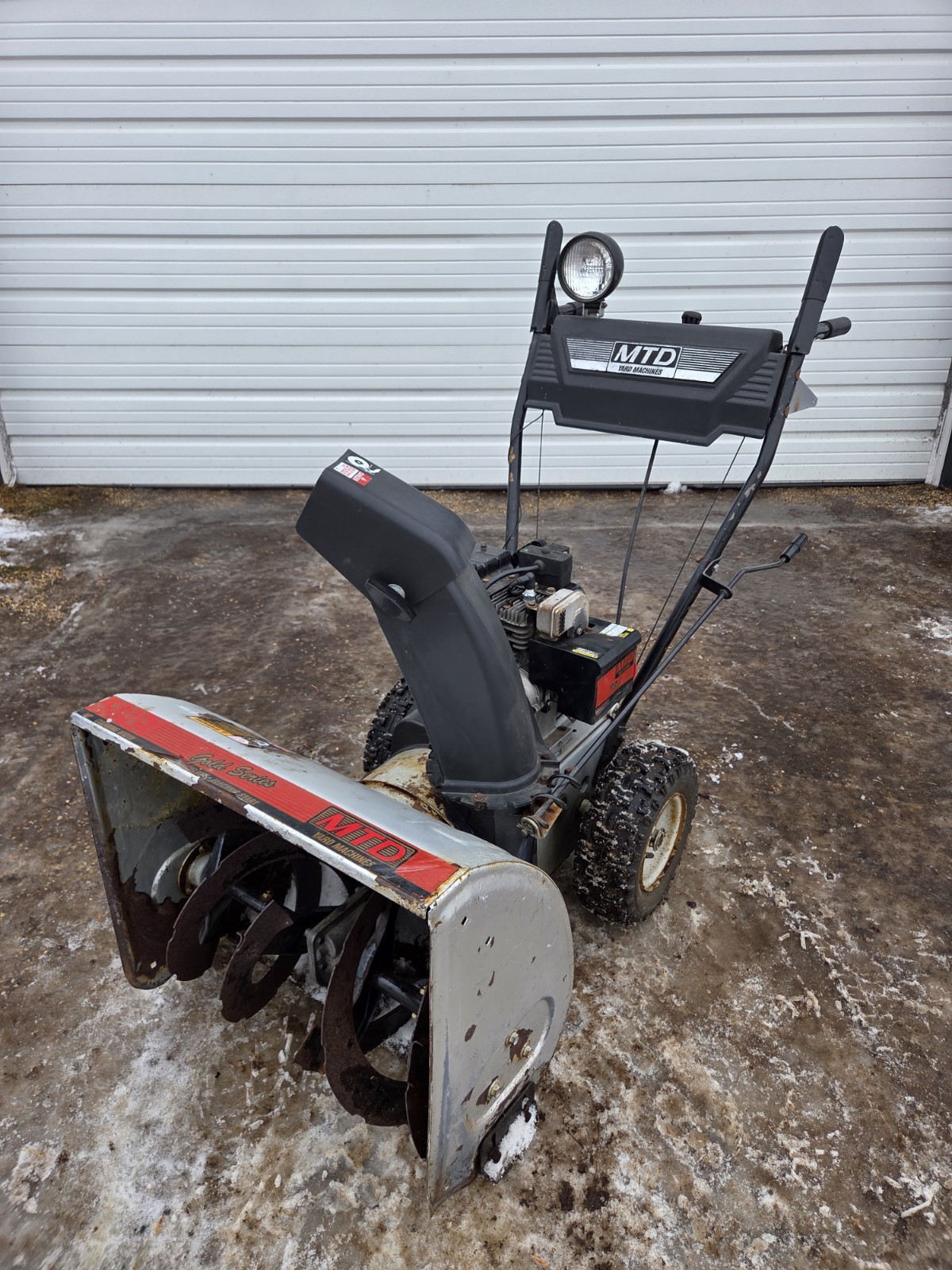MTD Snow Blower (LOCAL PICKUP ONLY)
