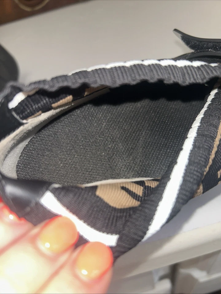 Zapatos Fendi para mujer talla 40’s Foto 4 de 4