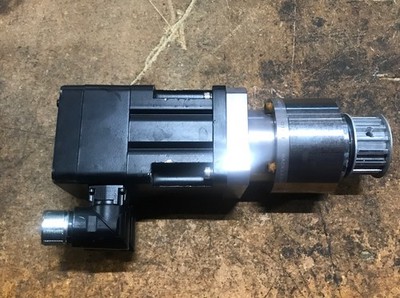 Allen Bradley MPL-B210V-VJ72AA Servo Motor With Apex Dynamics AE070 Gearbox