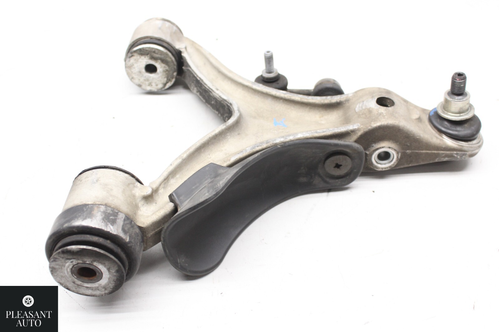 03-10 Maserati Quattroporte M139 Front Right Lower Control Arm 3206581 OEM