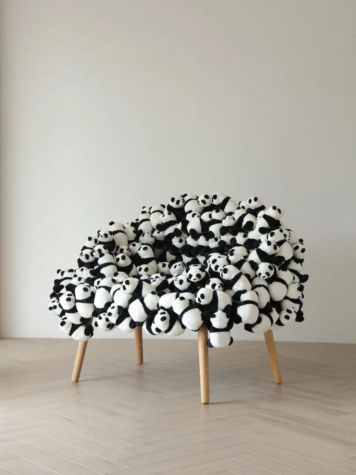 Panda Banquete Stuffed Animal Armchair Sofa Chair Campana brothers Fully Custom
Opens in a new windo