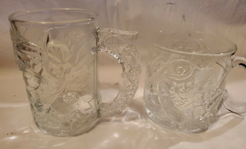 PAIR OF VINTAGE 1995 McDONALD'S BATMAN FOREVER GLASS MUGS - BATMAN AND RIDDLER