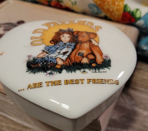 Vintage "Old Friends Are The Best Friends" Papel Porcelain Trinket Box Japan - Picture 6 of 9