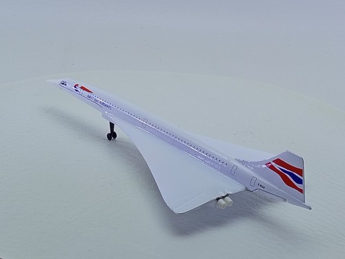 CORGI TOYS CONCORDE X2 - 1 IN VGOOD CONDITION 1 IS SPARES - USED CONDITION. - Picture 8 of 12