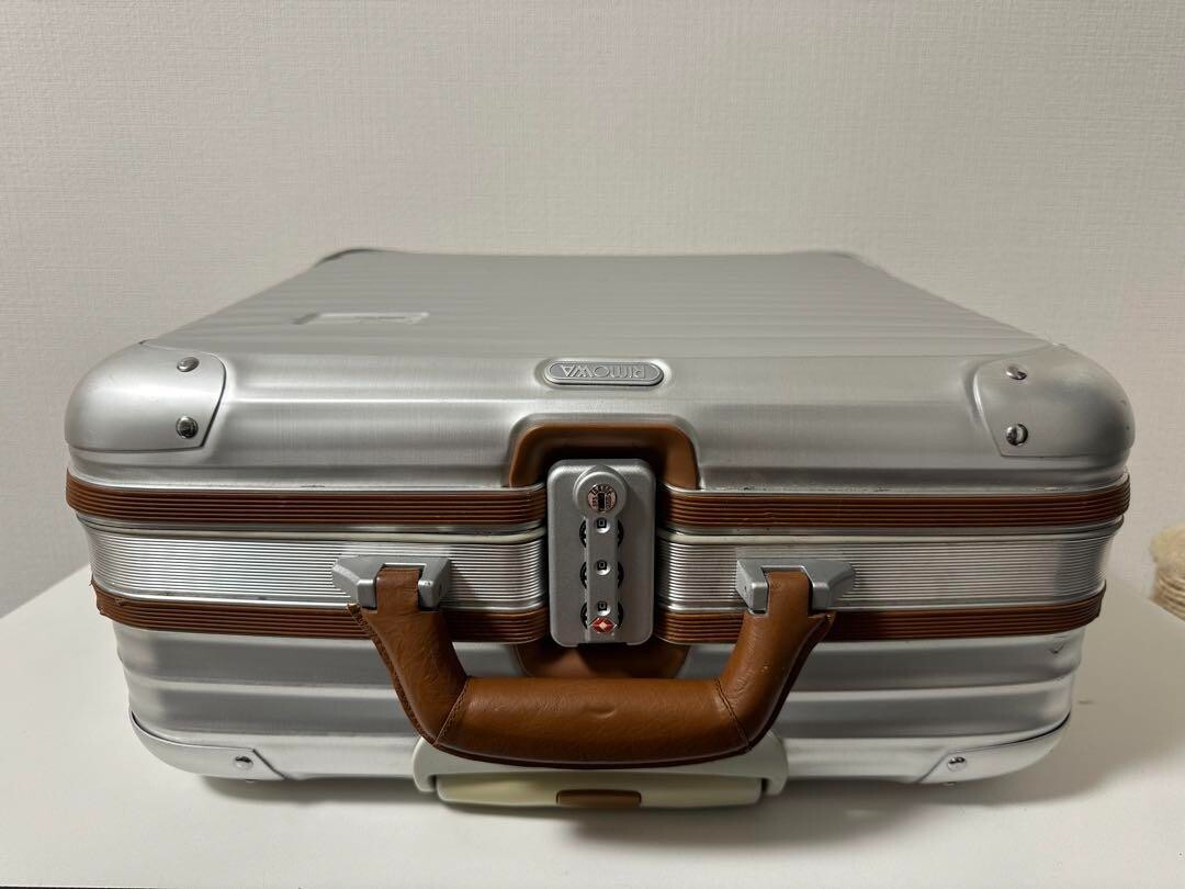 RIMOVA Lufthansa Boeing 747-8 28L Suitcase business trolley Silver