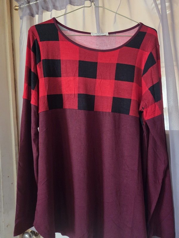 Womens ZENANA size L. Long Sleeve T SHIRT NEW Darling!