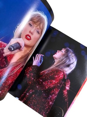 テイラースウィフト　TheErasTourBook Target 新品未開封 Taylor Swift 'The Eras' Tour Book Official Merchandise, Exclusive