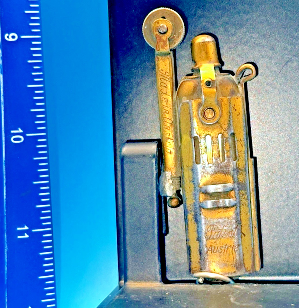 Vintage Old Brass Bowers Mfg. Military WWI Trench Flint Ligh