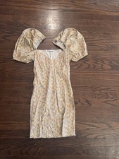 Zara super cute floral dress with puff sleeves, Size M, new, runs small