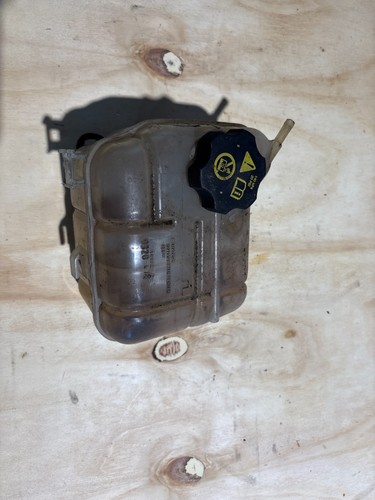 Opel Insignia A BJ 2009 Opel Insignia A Kühlwasser Ausgleichsbehälter 13220124