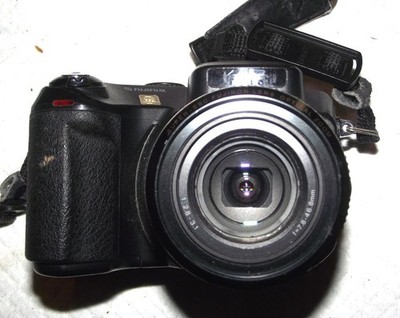 Fujifilm FinePix S Series S7000 6.3MP Digital Camera - Black for