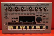 USED Roland MC-303 Groove Box Drum Machine Synth MC 303 U2020 231013