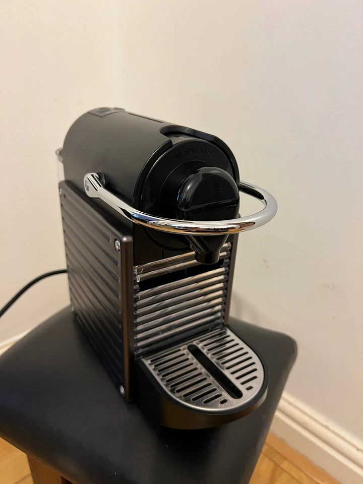 Krups Nespresso Pixie XN306T40, photo 1 of 5