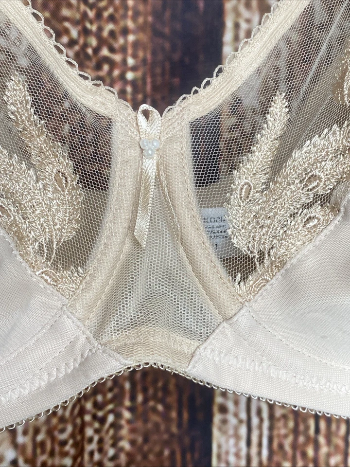 Sujetador Wacoal 85121 Pluma Encaje Con Aros Sin Forro Cobertura Completa Talla 36C Beige Foto 2 de 4