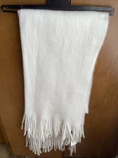 STEVE MADDEN SCARF/SHAWL/WRAP OR THROW SUPER SOFT IVORY OBLONG NOODLE FRINGE 