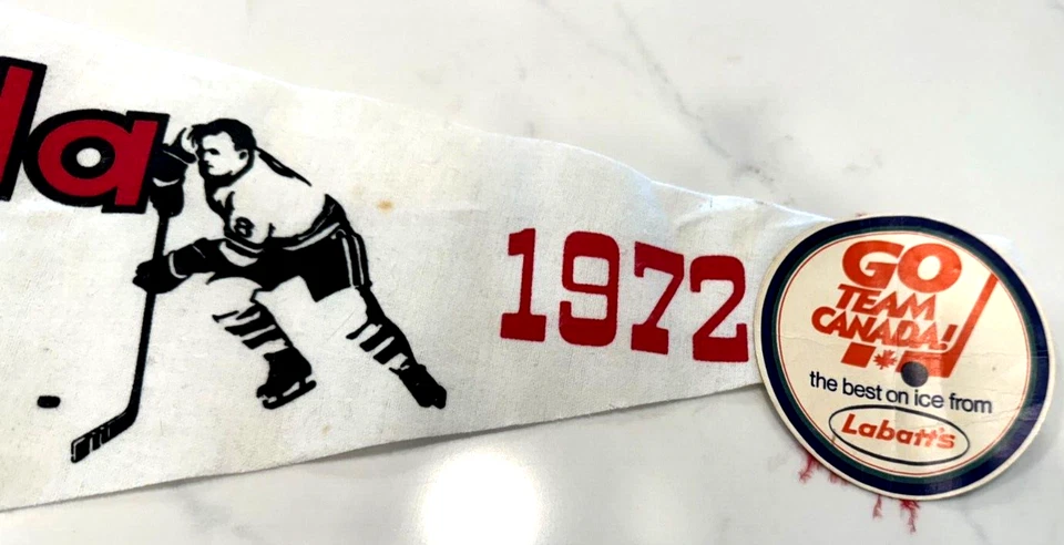 1972 CANADA RUSSIA HOCKEY SERIES PENNANT 29" X 12" - Image 3 of 4
