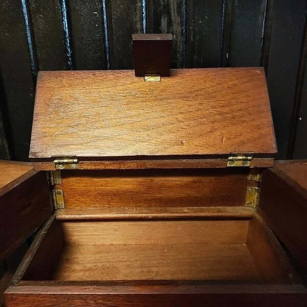 Antiguo cofre de nueces para niños Foto 3 de 4