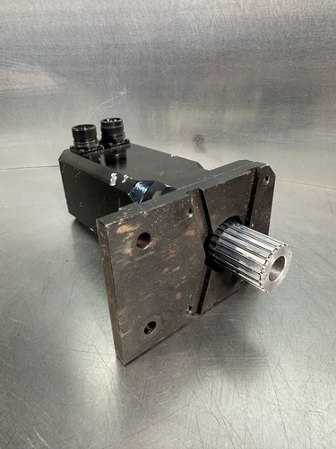 Servotronic Ag 640.6.70D / 640670D 9000RPM 330V (7.4.1) - Picture 2 of 5