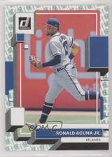 2022 Panini Donruss Variation Liberty Ronald Acuna Jr (Running) #121 0s1o