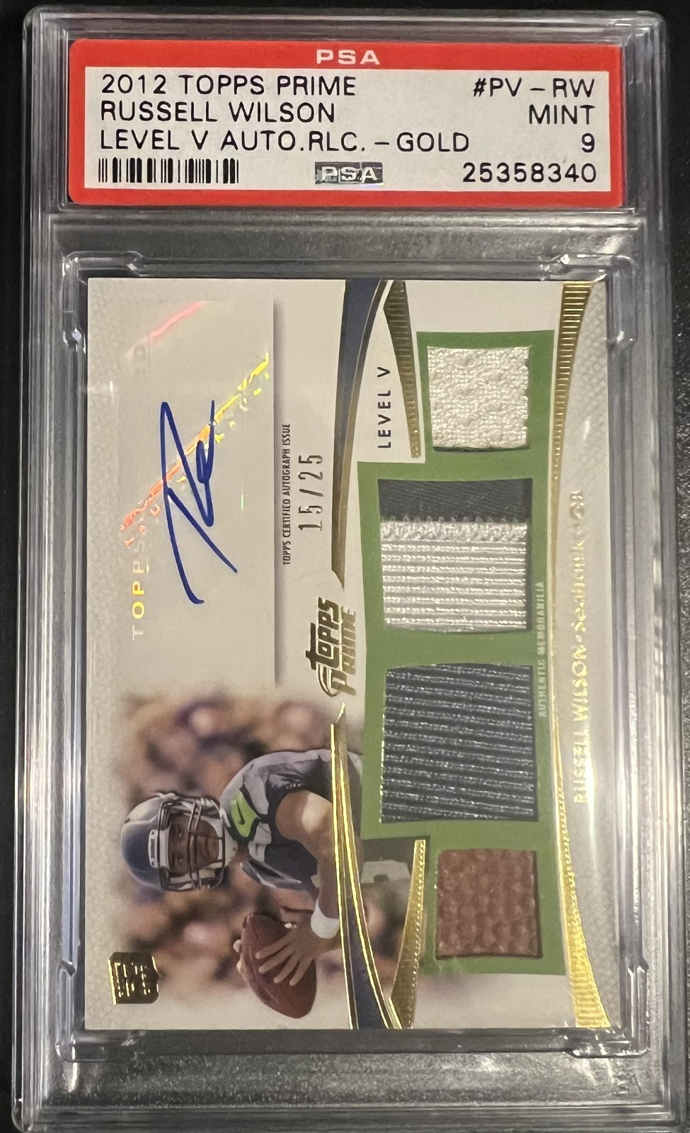 Russell Wilson Topps Prime Level V Autograph Relics #PVRW Gold