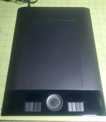 Wacom PTK-640 Intuos Pro Graphic Tablet - Usb Cord No Pen..