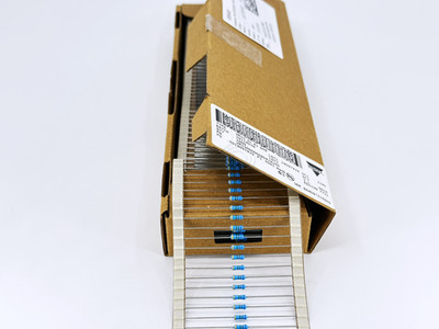 100X VR25000006804JA100 Vishay 6.8MOhm 5% 1/4W 1.6kV High Voltage Metal Resistor