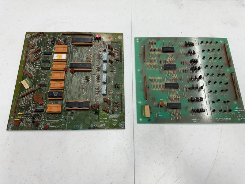 Bally -17 Pinball MPU and lamp driver board - for parts/repair