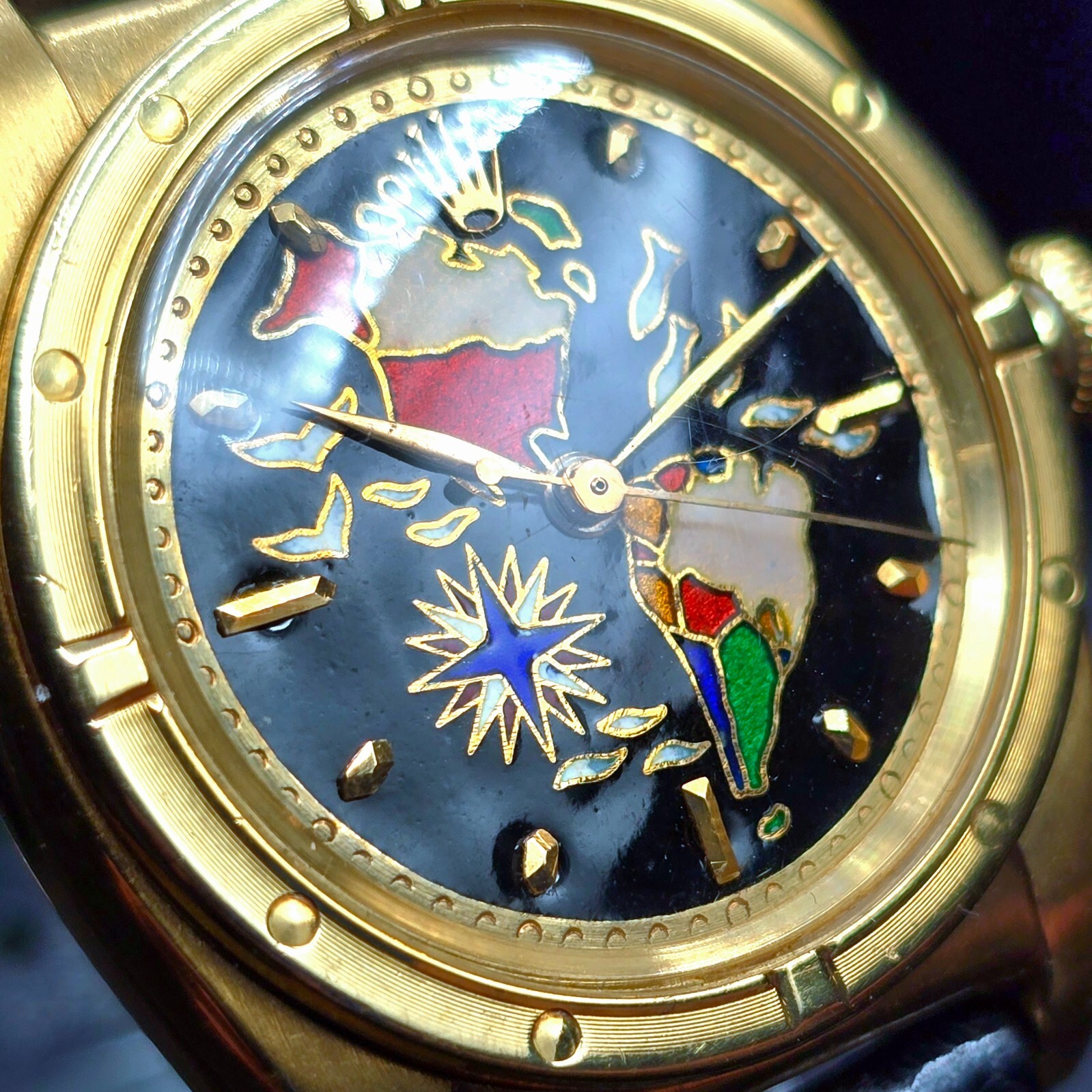 Rolex Oyster Perpetual Bubble Back 18k yellow gold, AM Cloissone