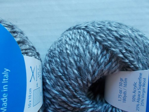 Berlini Tuscany alpaca blend yarn, Salt & Pepper, lot of 2 (180 yds each) - Picture 2 of 2