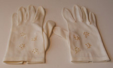 Vintage White Nylon Gloves with Embroidered Cut Out Daisy Design 7 1/2-8 1/2 sz.