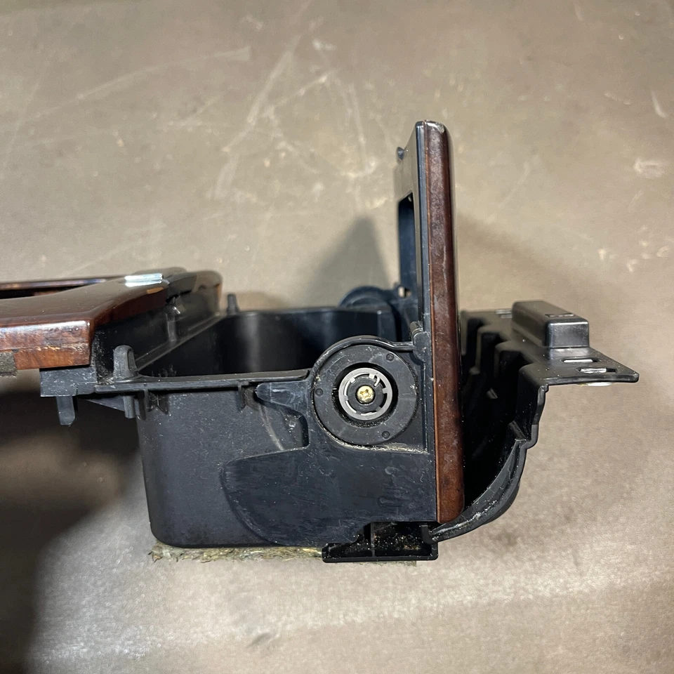 97-01 Infiniti Q45 moldura de câmbio cinzeiro console porta-copo acabamento em grão de madeira fabricante de equipamento original - Imagem 2 de 4