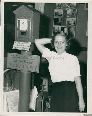 News Photo Joan Evans Cleveland Oh At Box For Fire Prevention Week Event 7x9