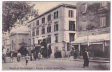 P04983 - CARTOLINA BAGNI DI MONTECATINI - PIAZZA E HOTEL DELLA PACE - p/vg