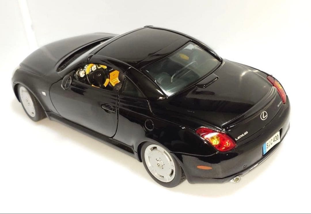 Maisto Lexus SC430 1/18 Diecast Car Black Openable Doors Trunk