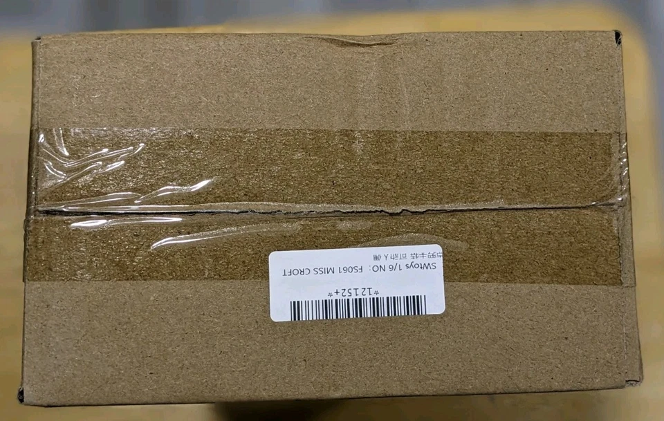 US Stock SW Toys 1/6 FS061 Tomb Raider 2013 Miss Croft - image 4 of 4