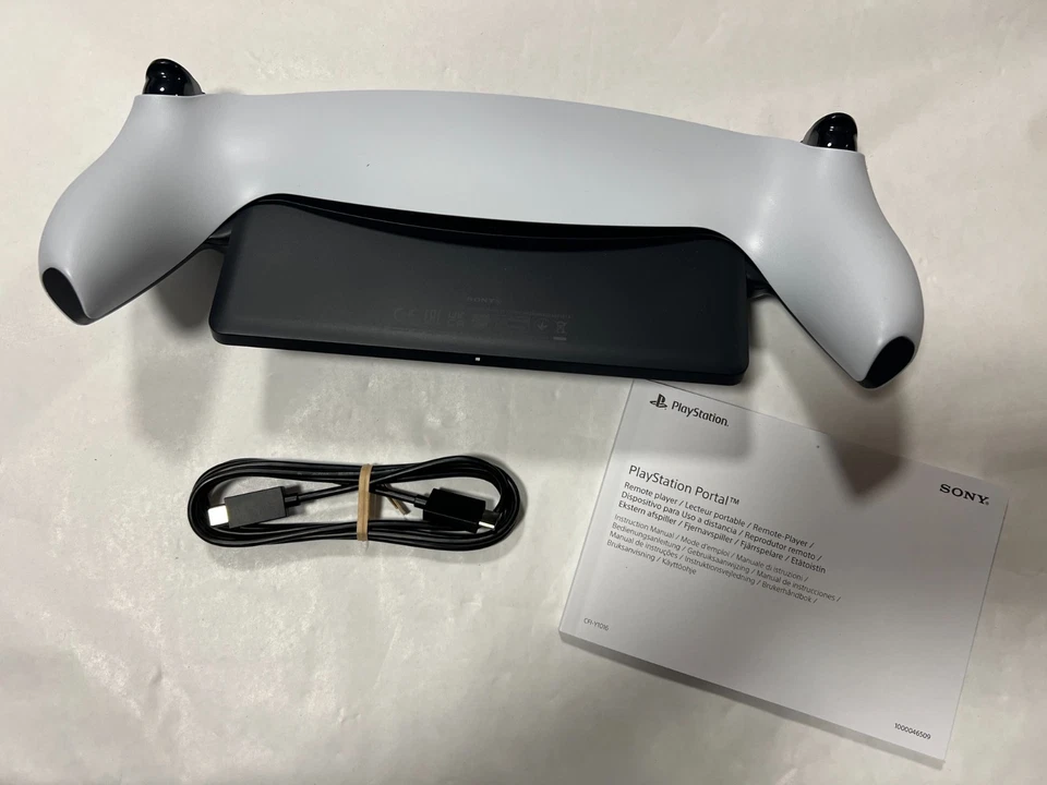 PlayStation Portal Remote Player for Sony PS5 CFI-Y1016 white READ DESCRIP, photo 4 of 5
