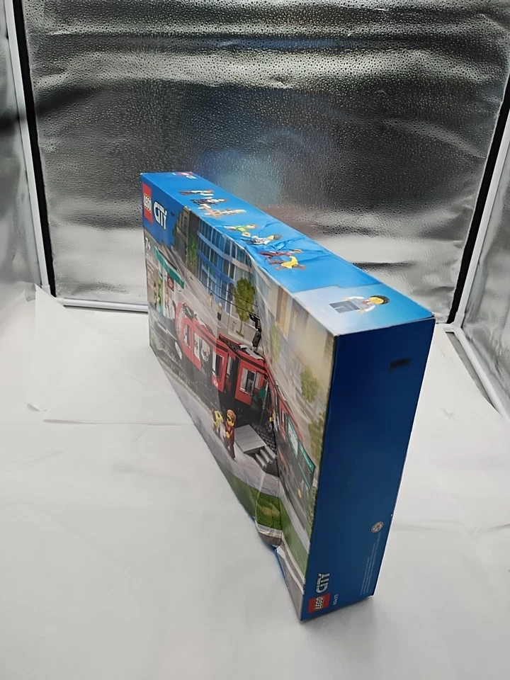 LEGO CITY: 60423 Downtown Streetcar and Station NEW (#P1-A1) - Image 4 of 4