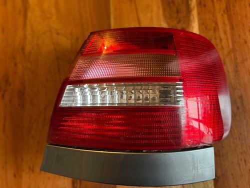 Audi A4 B5 Rückleuchte Rücklicht Scheinwerfer rechts Bj1999 Facelift Limousine