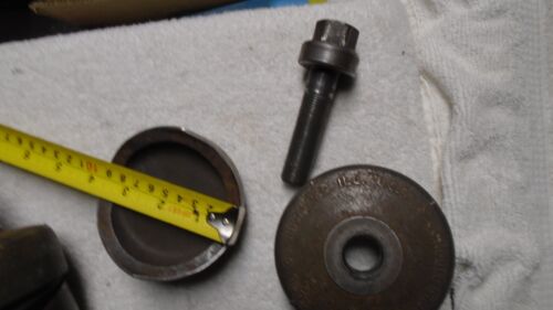 GREENLEE KNOCKOUT 3 1/2" 1 1/4" 3 PZ WITH BOLTS - Picture 2 of 6