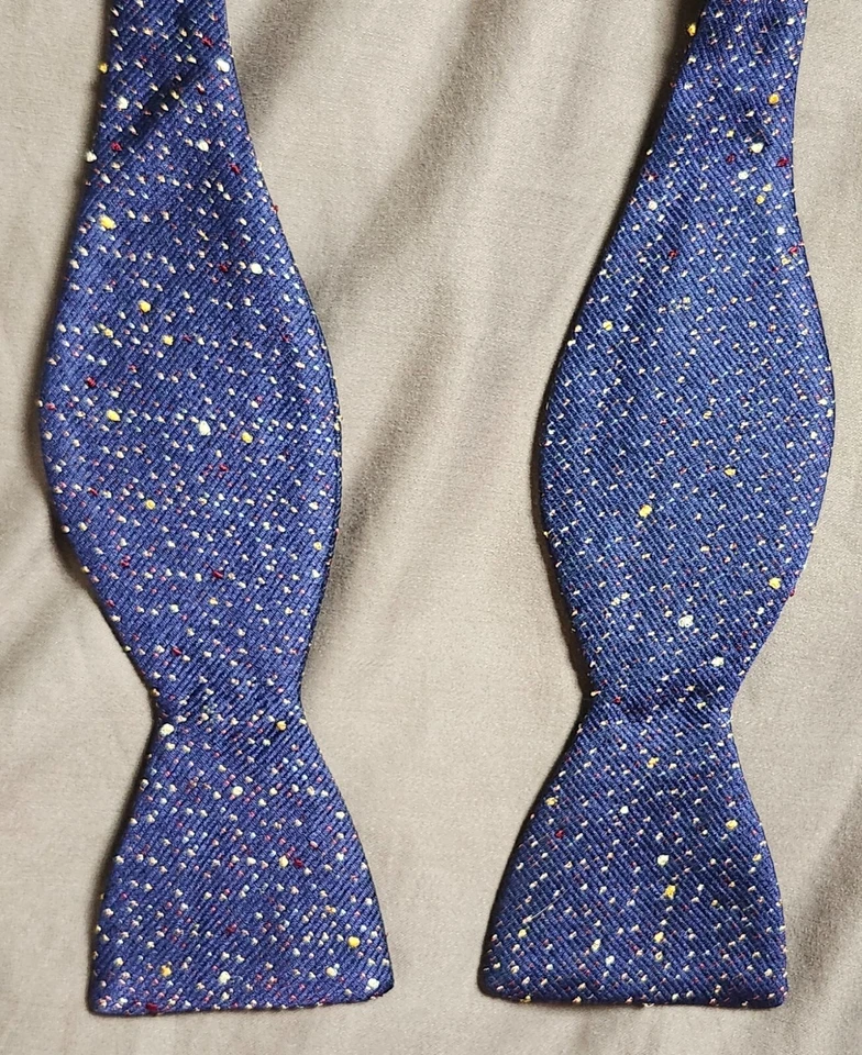 Pajarita XMI para hombre azul diseño geométrico espacio estampado abstracto ajustable Foto 4 de 4