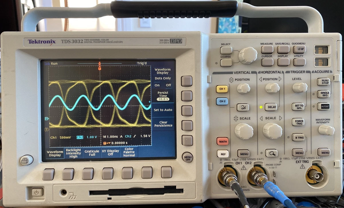 Tektronix TDS 3032 Two Channel DPO 300 MHz, 2.5 GS/s, Real 500 MHz, 5GS/s